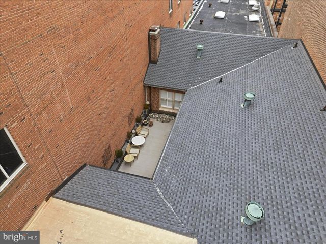 121-123 E KING ST, Lancaster, PA 17602