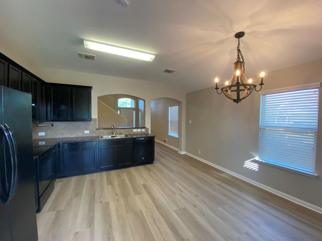 303 Old Peak RD, Georgetown, TX 78626