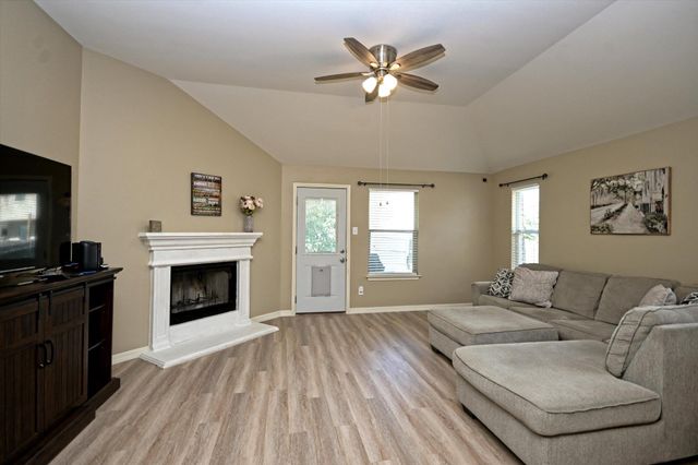 157 Maplewood N, Kyle, TX 78640
