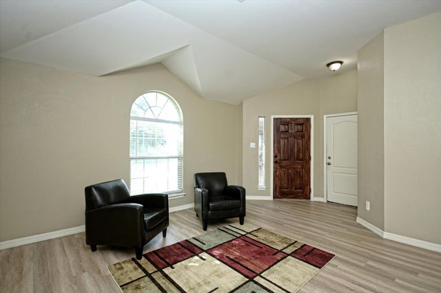 157 Maplewood N, Kyle, TX 78640