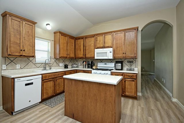 157 Maplewood N, Kyle, TX 78640