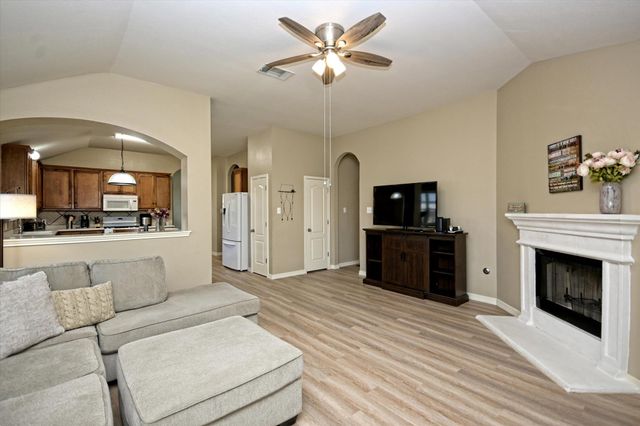 157 Maplewood N, Kyle, TX 78640