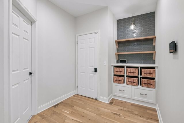 16905 45th Avenue N, Plymouth, MN 55446