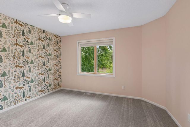 16905 45th Avenue N, Plymouth, MN 55446