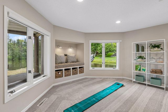 16905 45th Avenue N, Plymouth, MN 55446