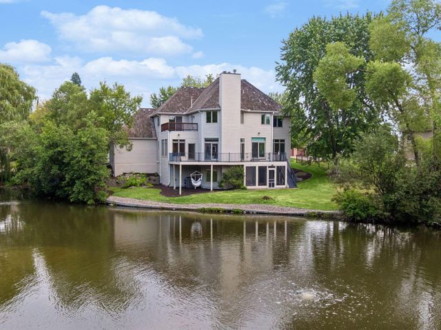 16905 45th Avenue N, Plymouth, MN 55446