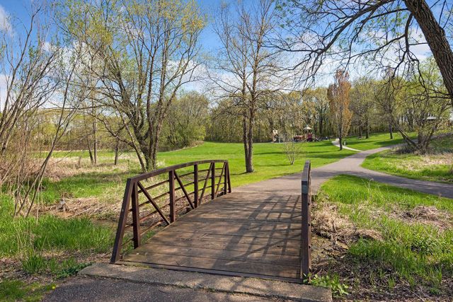 16905 45th Avenue N, Plymouth, MN 55446
