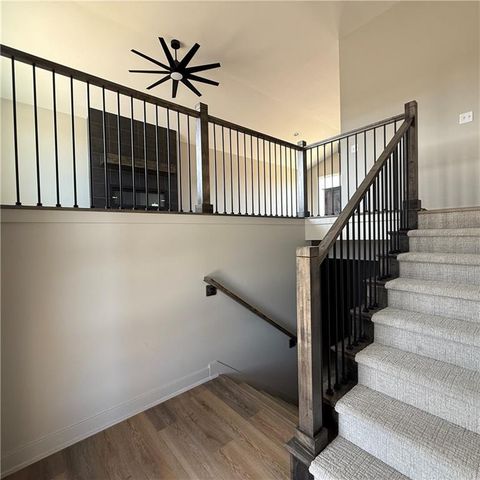 2112 SE Oak Ridge Drive, Oak Grove, MO 64075