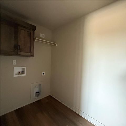 2112 SE Oak Ridge Drive, Oak Grove, MO 64075