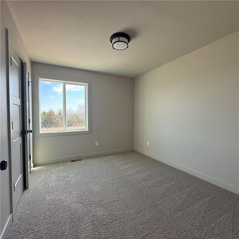 2112 SE Oak Ridge Drive, Oak Grove, MO 64075