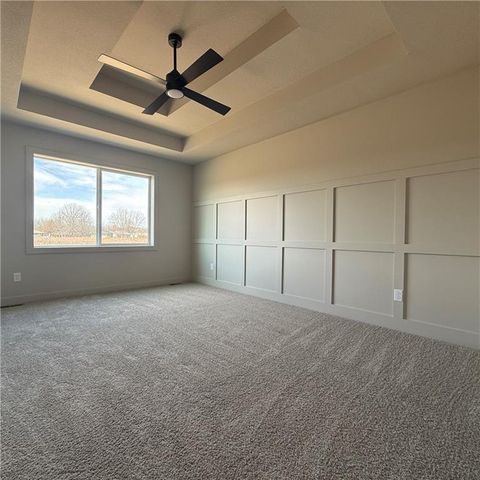 2112 SE Oak Ridge Drive, Oak Grove, MO 64075