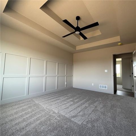 2112 SE Oak Ridge Drive, Oak Grove, MO 64075