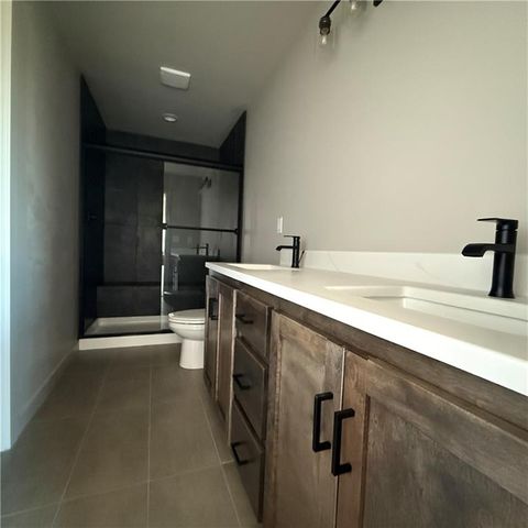 2112 SE Oak Ridge Drive, Oak Grove, MO 64075