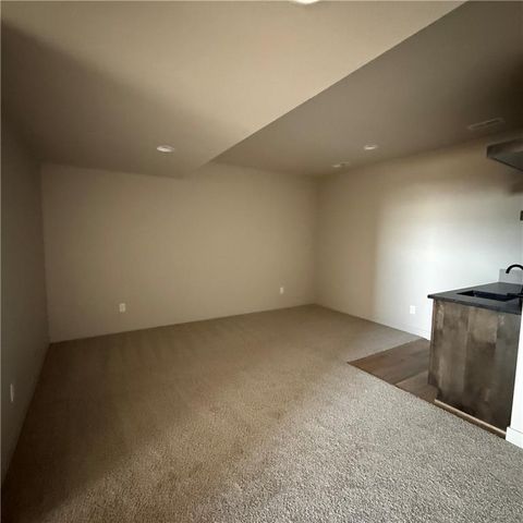 2112 SE Oak Ridge Drive, Oak Grove, MO 64075