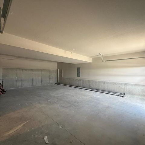 2112 SE Oak Ridge Drive, Oak Grove, MO 64075