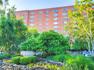 11820 Edgewater Drive 506, Lakewood, OH 44107