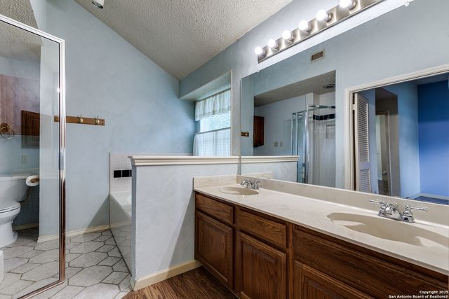 8763 Silent Oaks, San Antonio, TX 78250