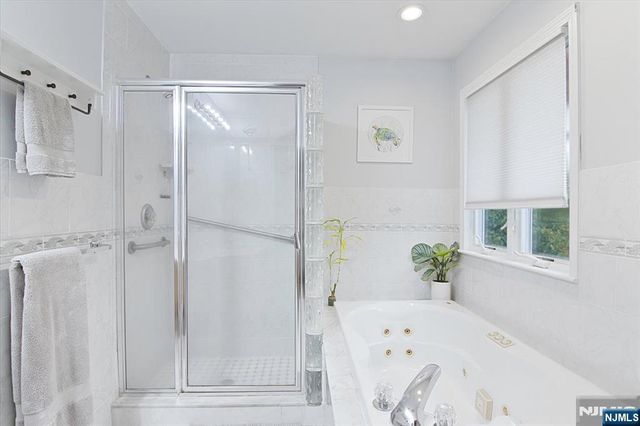 471 N Midland Avenue 10, Saddle Brook, NJ 07663