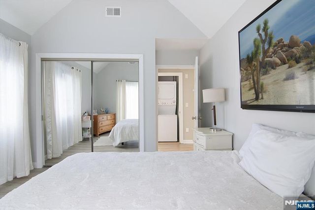 471 N Midland Avenue 10, Saddle Brook, NJ 07663