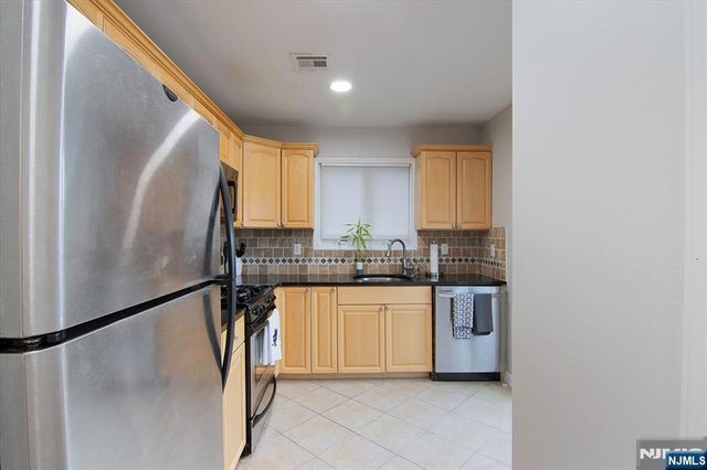 471 N Midland Avenue 10, Saddle Brook, NJ 07663