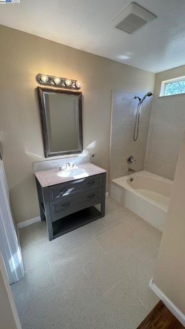 5112 Longdale Ct, Antioch, CA 94531