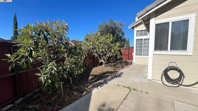 5112 Longdale Ct, Antioch, CA 94531