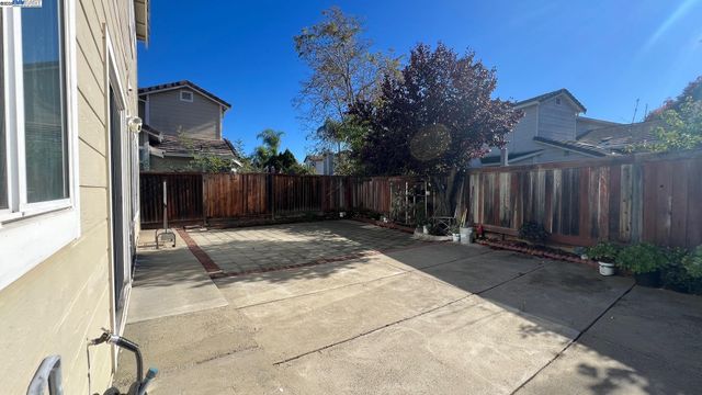 5112 Longdale Ct, Antioch, CA 94531