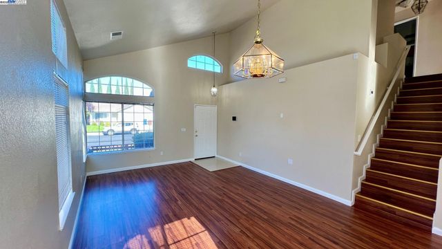 5112 Longdale Ct, Antioch, CA 94531