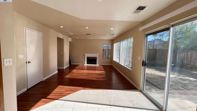 5112 Longdale Ct, Antioch, CA 94531