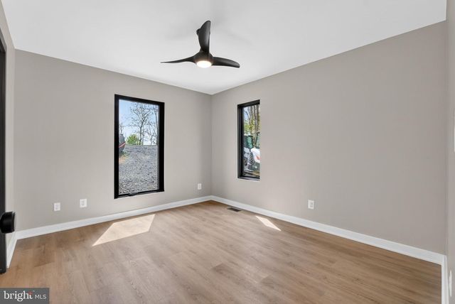 4075 SUPINLICK RIDGE RD, Mount Jackson, VA 22842