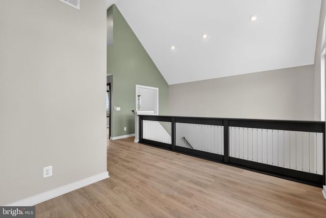 4075 SUPINLICK RIDGE RD, Mount Jackson, VA 22842