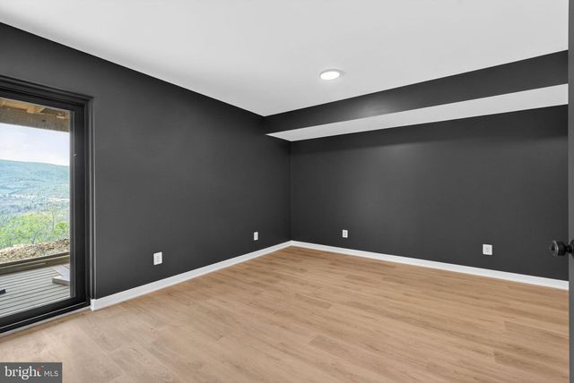 4075 SUPINLICK RIDGE RD, Mount Jackson, VA 22842