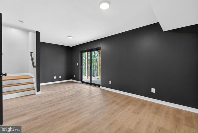 4075 SUPINLICK RIDGE RD, Mount Jackson, VA 22842