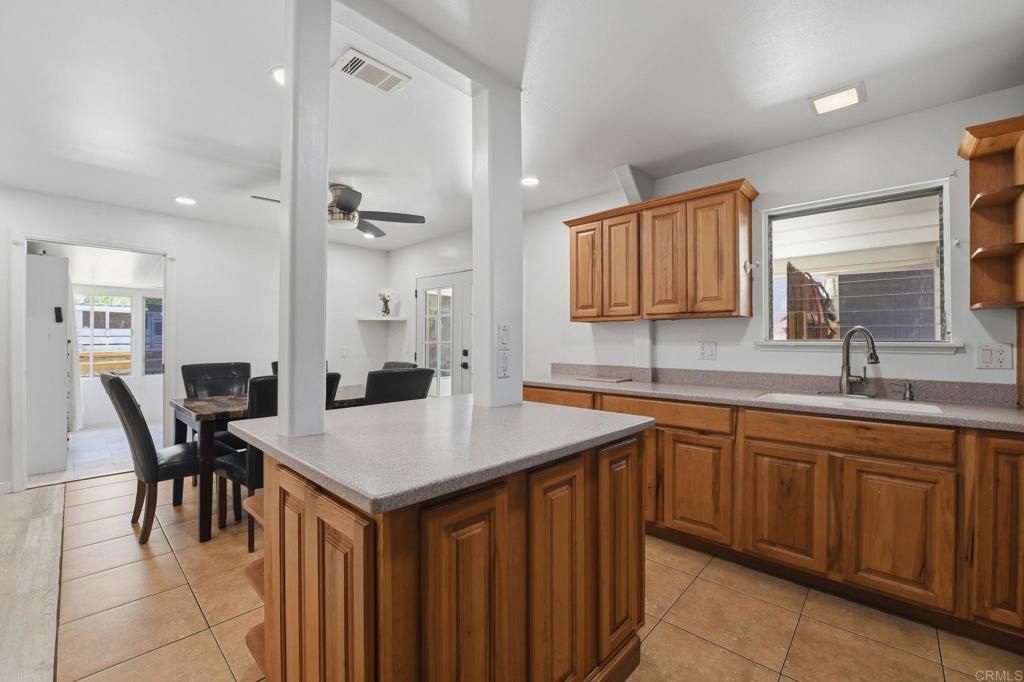 Image 12 of property listing at 656 Parker Street, Oceanside, CA 92057