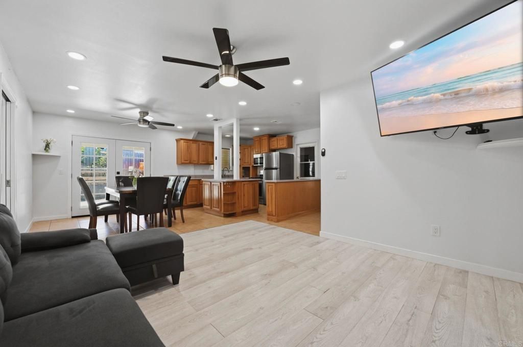 Image 4 of property listing at 656 Parker Street, Oceanside, CA 92057