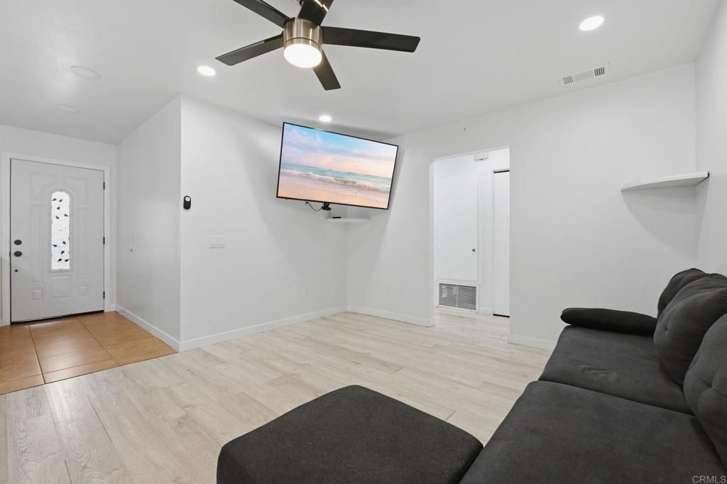 Image 6 of property listing at 656 Parker Street, Oceanside, CA 92057