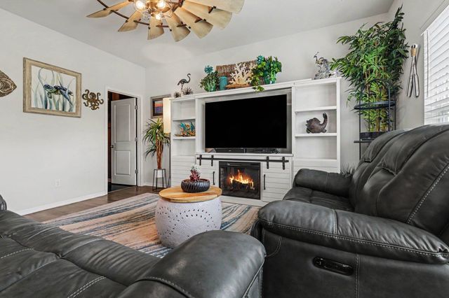 630 Watercliff Dr., Longs, SC 29568