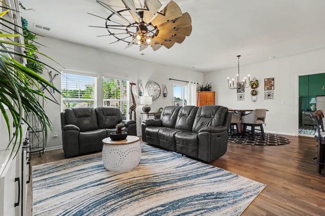 630 Watercliff Dr., Longs, SC 29568