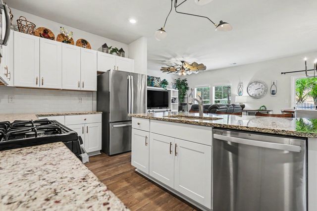 630 Watercliff Dr., Longs, SC 29568