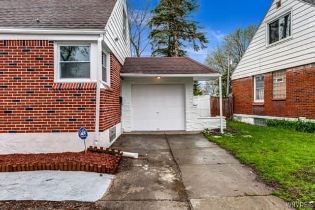296 Burke Drive, Cheektowaga, NY 14215