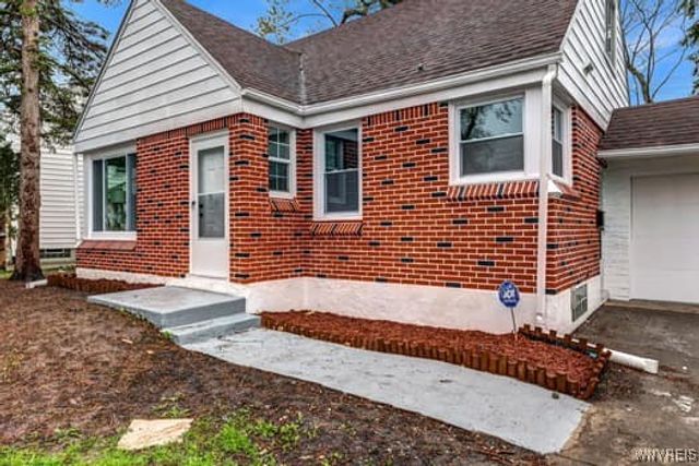 296 Burke Drive, Cheektowaga, NY 14215