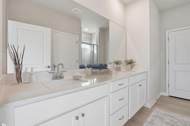 738 N Iron Hill Street, Boiling Springs, SC 29316