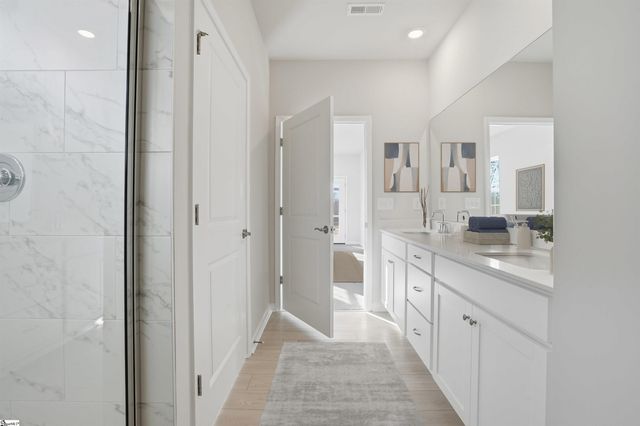 738 N Iron Hill Street, Boiling Springs, SC 29316