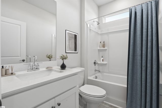 738 N Iron Hill Street, Boiling Springs, SC 29316