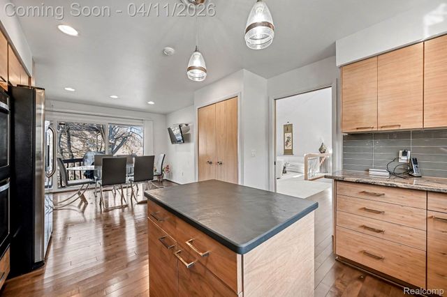 5950 Pinetree Drive, West Bloomfield Charter Township, MI 48322