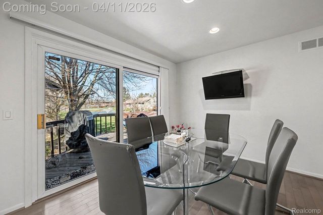5950 Pinetree Drive, West Bloomfield Charter Township, MI 48322