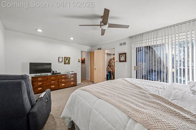 5950 Pinetree Drive, West Bloomfield Charter Township, MI 48322