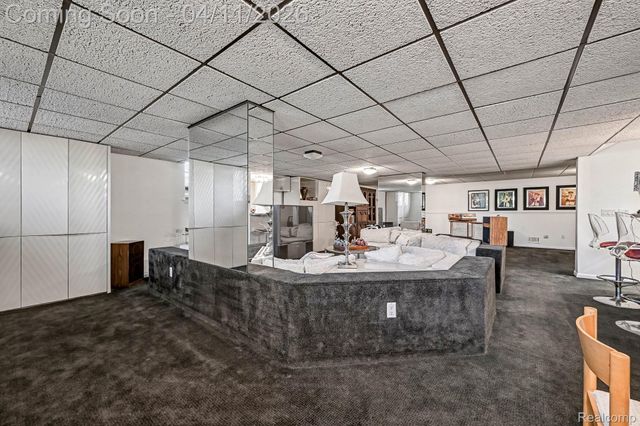 5950 Pinetree Drive, West Bloomfield Charter Township, MI 48322