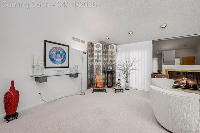 5950 Pinetree Drive, West Bloomfield Charter Township, MI 48322