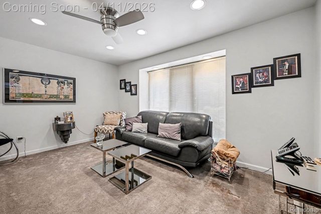 5950 Pinetree Drive, West Bloomfield Charter Township, MI 48322